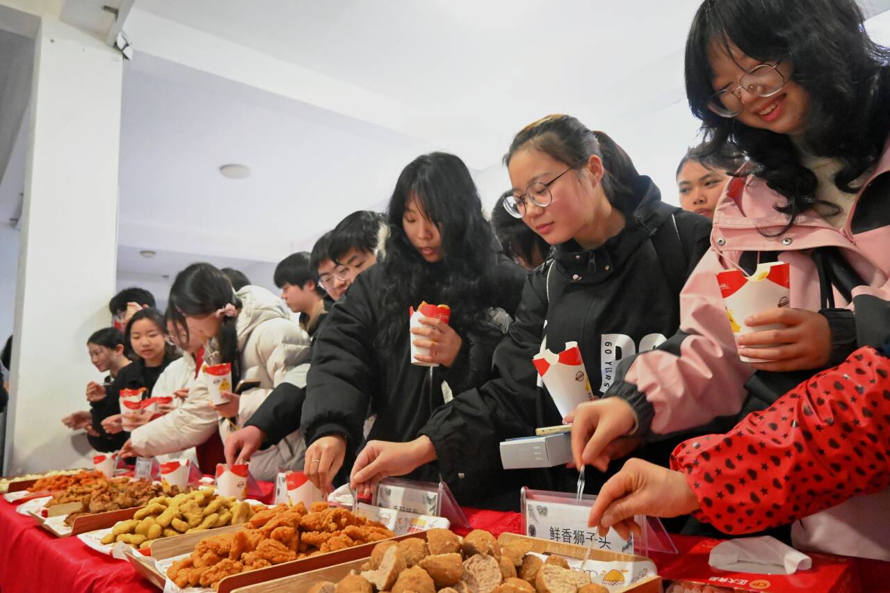 ���󼯈F��I(y��)���څ��������S�㹽�W(xu��)Ժ�����������M�A�����������W(xu��)�ӳ��L