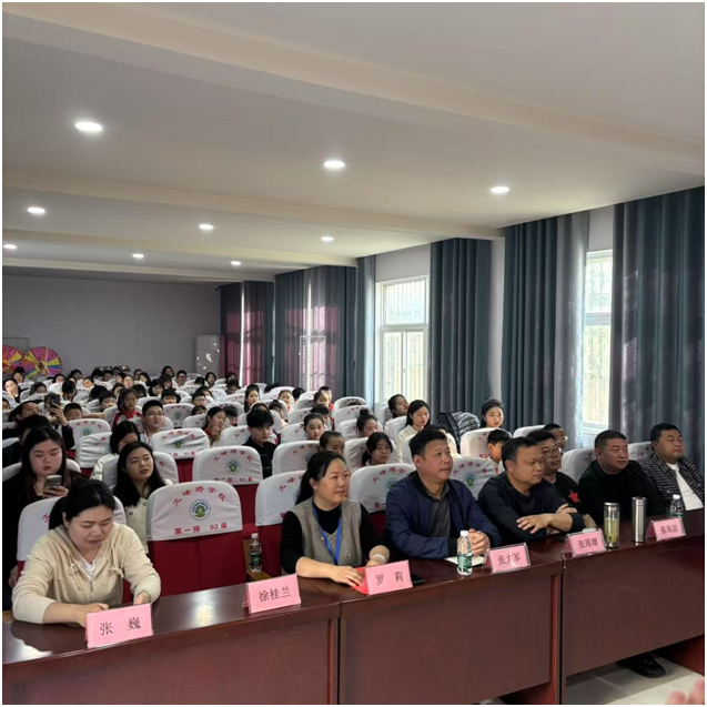 ����(y��u)���I�̭h(hu��n)�����S���F·С�W�e�O�����ķ���С�W���w�����b�x���