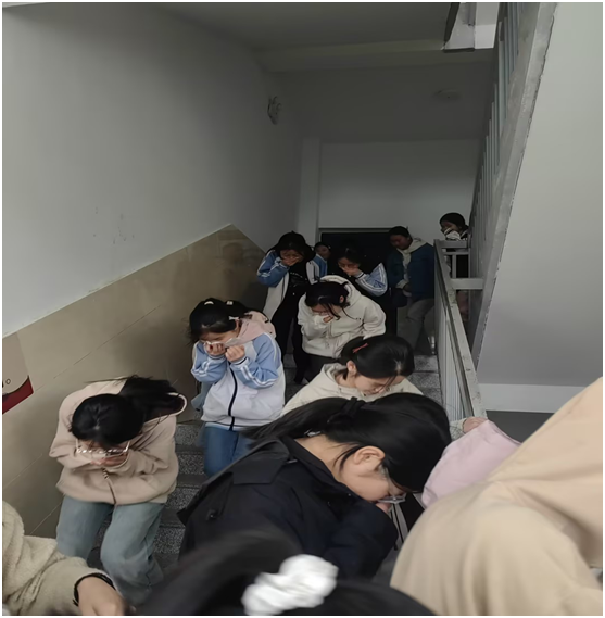 ��ɽ���W(xu��)У�_(k��i)չ��(y��ng)���ݾ��c����ˮ����