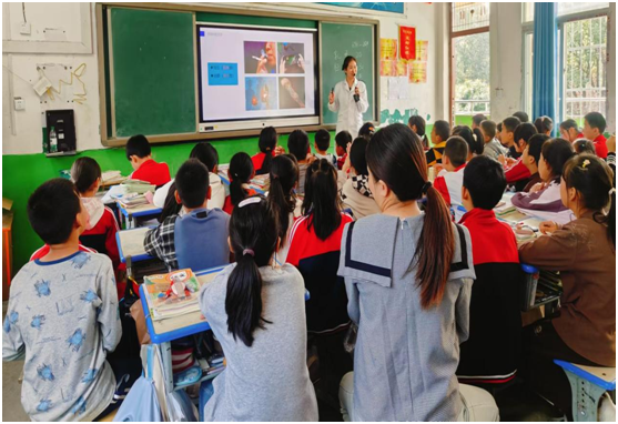 �L(zh��ng)���(zh��n)���ČW(xu��)У����(sh��)�_(k��i)չ��ҕ���������»��(d��ng)