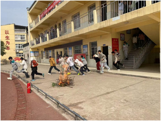 �L(zh��ng)���(zh��n)���ČW(xu��)У�_(k��i)չ���������ݾ� ����У�@����������