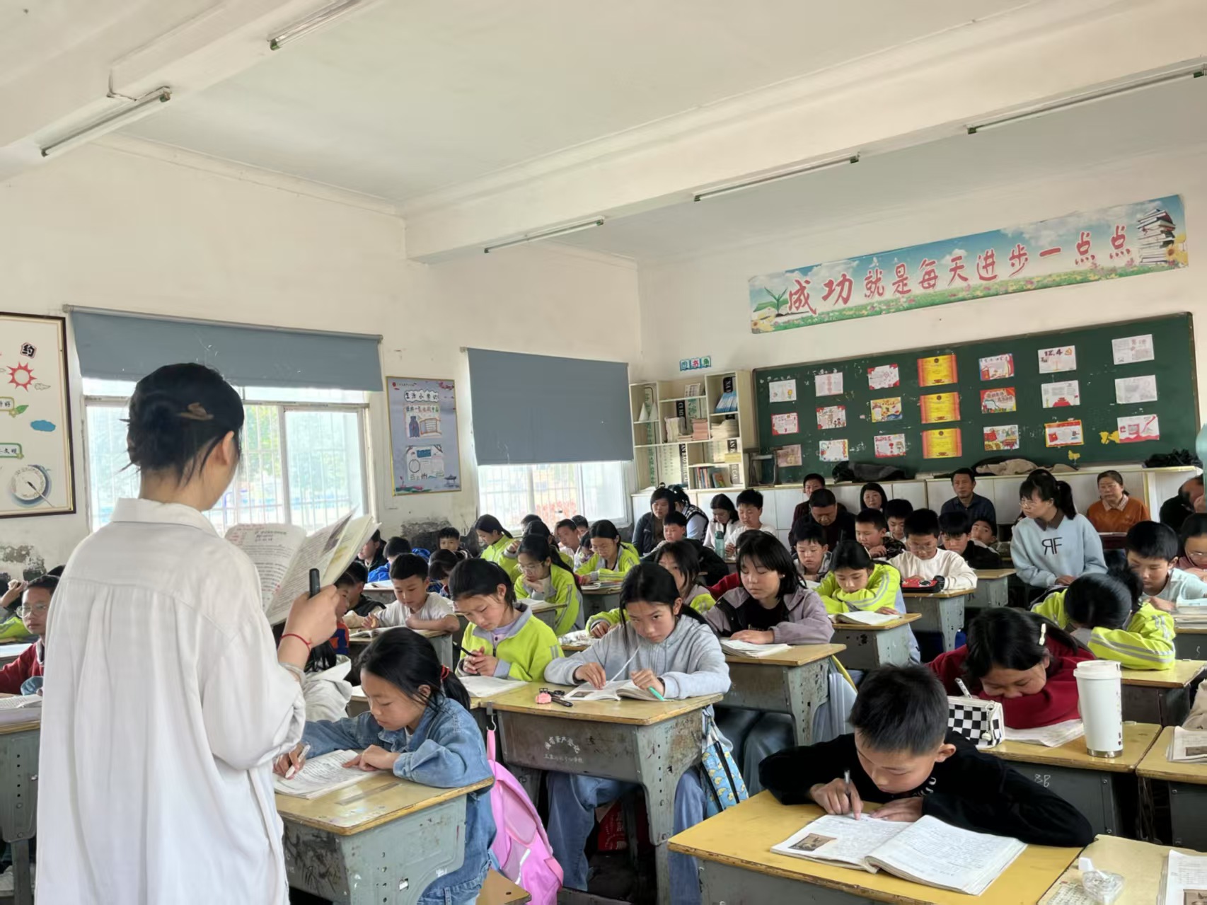 ����(zh��n)���ČW(xu��)У���Է������������_չ�̌W(xu��)��ӑ���(d��ng)