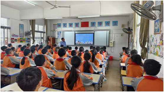 ���ۘ�С�W(xu��)��У��(li��n)��(d��ng)�o(h��)���L(zh��ng)  ��ȫ�n��������