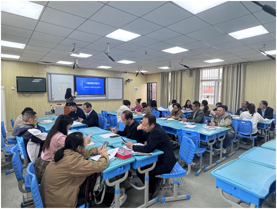 �ƿh�(zh��n)С�W(xu��)�_(k��i)չAI���g(sh��)�x�ܔ�(sh��)�W(xu��)�n�����}���л��(d��ng)