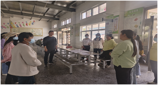 ����(y��u)���I�̭h(hu��n)���������^(q��)���ӵڶ�С�W(xu��)ʮ��У�^(q��)�_չ���L�_���ջ��