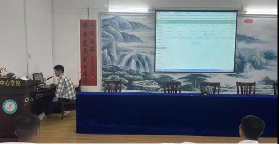 �����(zh��n)���ČW(xu��)У�_չ����(sh��)�ֻ�ʳ�á�������Ӗ(x��n)