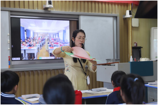 ����(y��u)���I�̭h(hu��n)���������^(q��)��(sh��)�(y��n)С�W(xu��)��(li��n)�w�_չ����?zh��)�ɫ�n�����}���л��