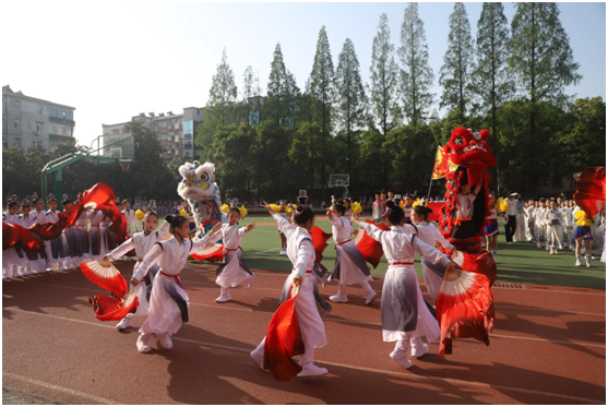 ����(y��u)���I�̭h(hu��n)���������^(q��)��(sh��)�(y��n)С�W(xu��)2025������\(y��n)�ӕ��A�M�e��