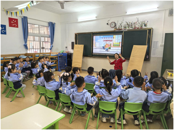 ����(y��u)���I(y��ng)�̭h(hu��n)�����|�P(gu��n)С�W(xu��)�����׃��@�e�Ѓ�(y��u)�|(zh��)�n��(j��ng)ِ���(d��ng)