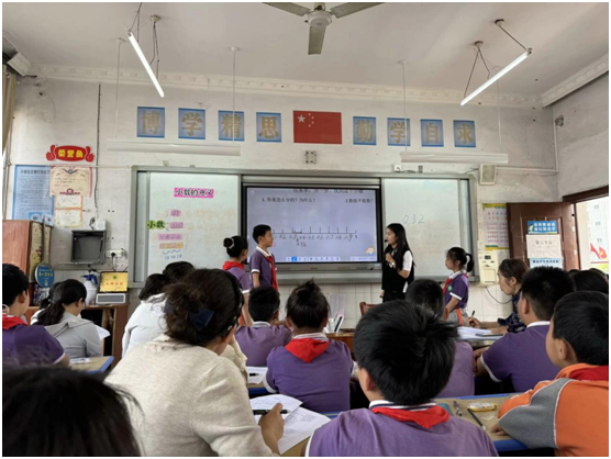 ���ۘ�С�W(xu��)�_(k��i)չ�Ǹɽ̎��n�ý̌W(xu��)չʾ���(d��ng)