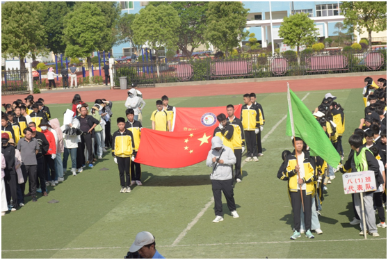 ����(y��u)���I(y��ng)�̭h(hu��n)�������ӵ�һ����(j��)�ЌW(xu��)�e�д����w���\(y��n)��(d��ng)��(hu��)