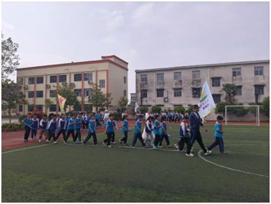 ����(y��u)���I�̭h(hu��n)��������һС��У�^(q��)���\(y��n)��չ�L(f��ng)��  ƴ����(chu��ng)�x��