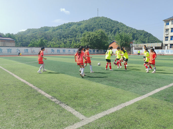 �S�h2025����С�W(xu��)У�@����(li��n)ِС�W(xu��)Ů��B�Mِ���������(zh��n)���ČW(xu��)У�e��