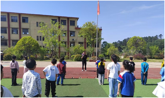 �����(zh��n)��һС�W(xu��)�_չ5.12ȫ������(z��i)�p��(z��i)��ϵ�л��(d��ng)