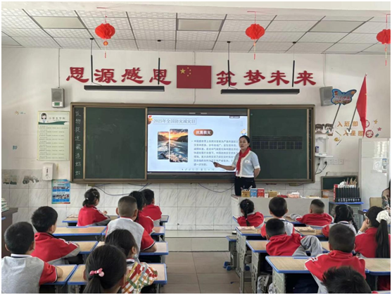 ����(y��u)���I(y��ng)�̭h(hu��n)���������^(q��)��(sh��)�(y��n)С�W(xu��)�_չ��5��12������p��(z��i)�����}�������(d��ng)