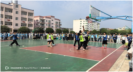 С���(zh��n)���ČW(xu��)У�༉(j��)�@��(li��n)ِ�A�M(m��n)�չ�