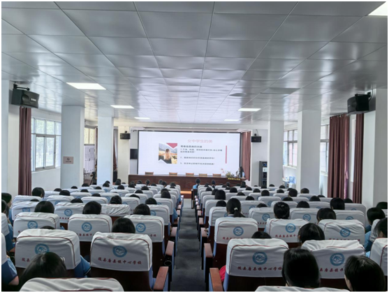 �ƿh�(zh��n)���ČW(xu��)У�_չ������������������ϵ�л��(d��ng)