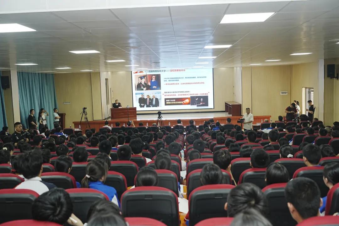 �Ї��ƌW(xu��)ԺԺʿ���Ї�����ԺԺʿ����h��W(xu��)����������W�R�S��һ���v�W(xu��)