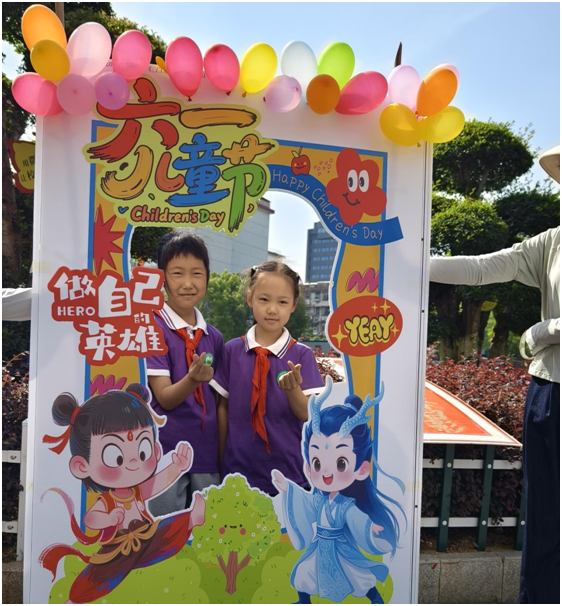 �����^(q��)���ۘ�С�W(xu��)�e�k���������ߑc��һ�옷�Έ@���(d��ng)