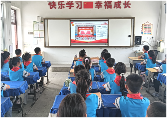 �f�����r(n��ng)��(ch��ng)����С�W(xu��)��ͯ�����h ��־���L(zh��ng)