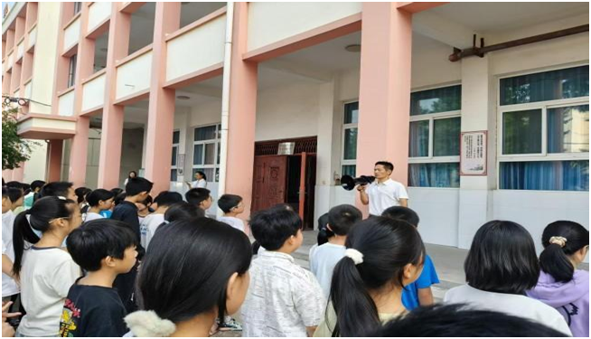 С��һ���e�����꼉(j��)Ӣ�Z���~��ِ