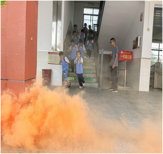 �S�h��ɽ���W(xu��)У�_չ�����ݾ��c����ˮ��ȫ�������