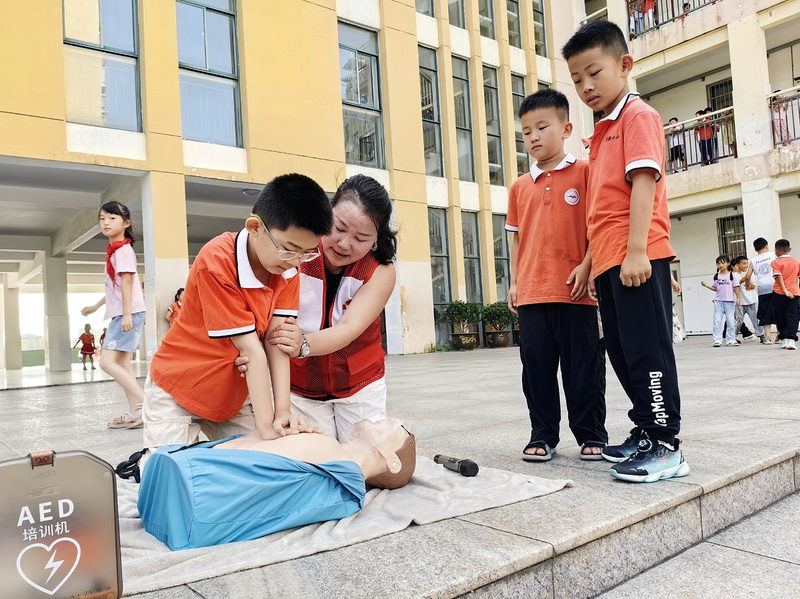 �Vˮ���_չ������ˮ���������o֪�R��Ӗ�MУ�@��־Ը���ջ��