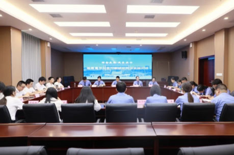 �����z�죺����� ���L(zh��ng)����  �@��(ch��ng)˾��������·���׌�z��ض��c�ഺ����ͬ�l����