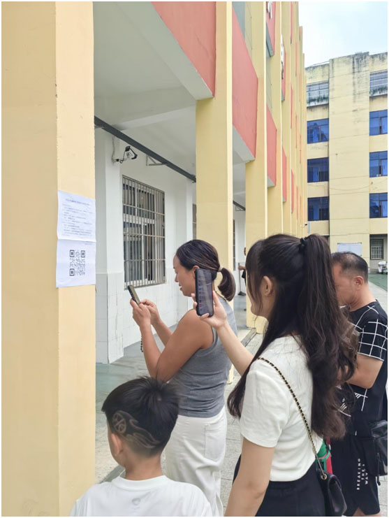 ����(y��u)���I�̭h(hu��n)���������^(q��)�|�PС�W��У�@��̽�ա����������{�o��