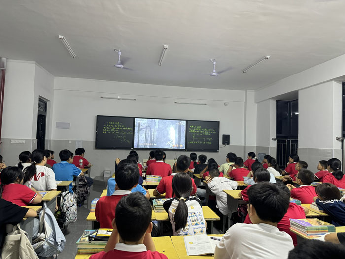 �����(zh��n)���ČW(xu��)У�M���W(xu��)���^�����_�W(xu��)��һ�n��