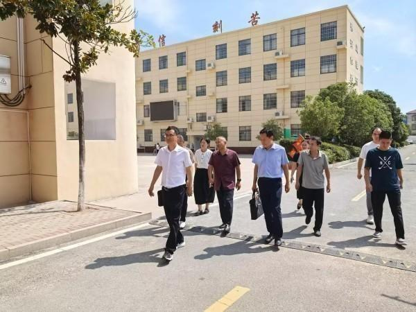 �h�������I(l��ng)��(d��o)��С���(zh��n)�z��W(xu��)У�_�W(xu��)����