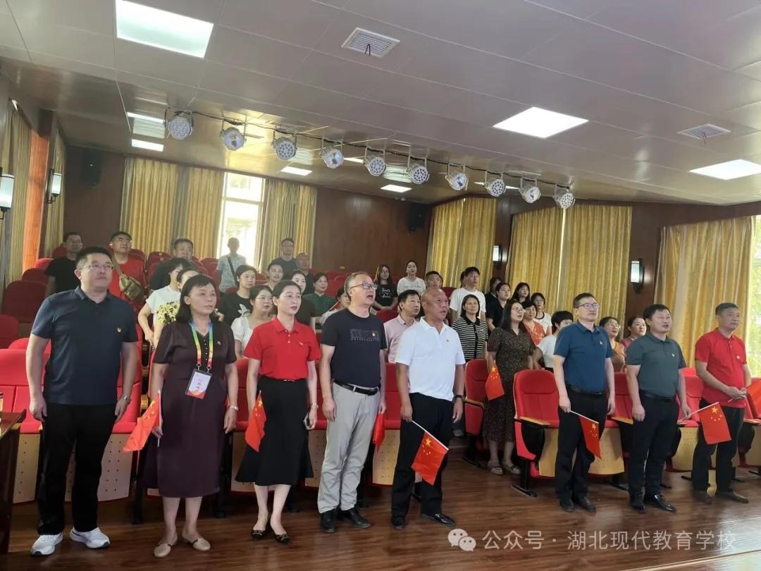 �����F(xi��n)�������W(xu��)У�M���^���Ї������Ց�(zh��n)�������練����˹��(zh��n)������80����o(j��)����