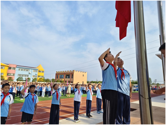 �S�h��ɽ���W(xu��)У�_չ�o(j��)���(zh��n)����80�������}�������