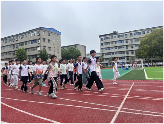 �ƿh�(zh��n)�ڶ�С�W(xu��)�e���(du��)���(du��)��չʾ���(d��ng)