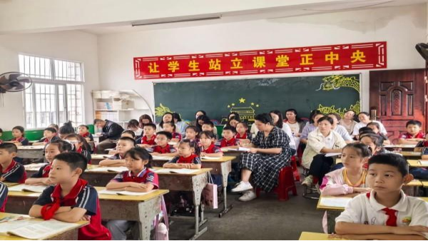 С���(zh��n)����С�W(xu��)������һ�ú��n���_�v