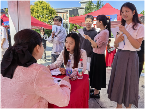 �S�ݣ�������վ��Ļ��׌�����c�l(f��)չ����Ҋ�����ġ�