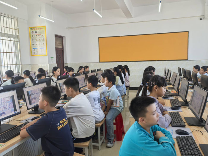 ����(y��u)���I�̭h(hu��n)���������^(q��)���ӵڶ�С�W(xu��)�_չ��(sh��)�ֻ��������