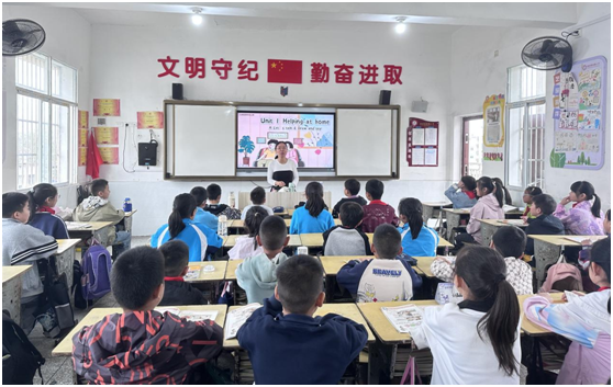 �S�h�ƿh�(zh��n)С�W(xu��)Ӣ�Z(y��)�M�_չ��ͬ��(g��u)ͬ�n�����(d��ng)