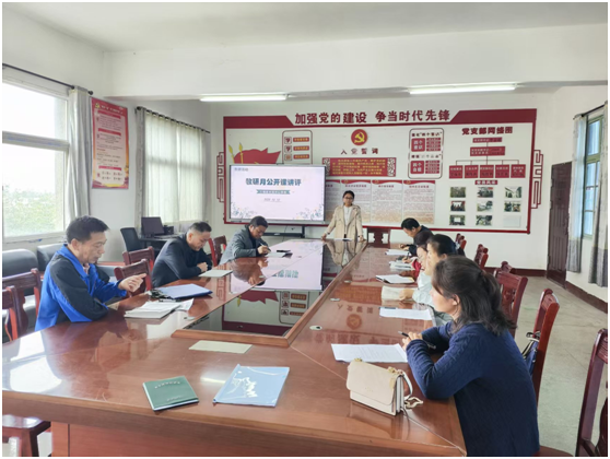 �f�����r(n��ng)��(ch��ng)���ČW(xu��)У�_չ������ĥ�n���(d��ng)