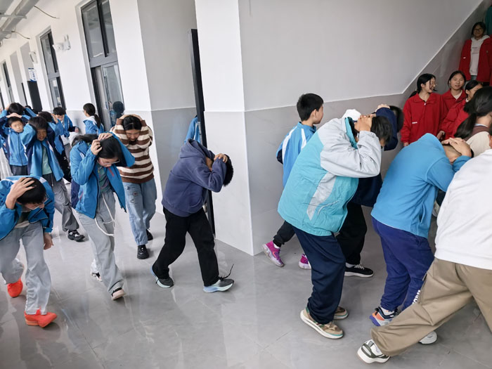 �����(zh��n)���ČW(xu��)У�_չ������(y��ng)����ɢ�ݾ�