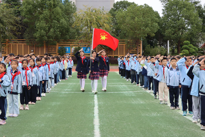 �����^(q��)���ӵڶ�С�W(xu��)�_չ����(qi��ng)����(f��)�d���ң�����(d��ng)�r����꠆T������꠽�꠼o(j��)�������}���