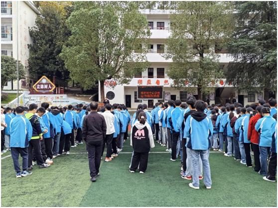 �����(zh��n)���ČW(xu��)У�_չ��(y��ng)����ɢ�ݾ�