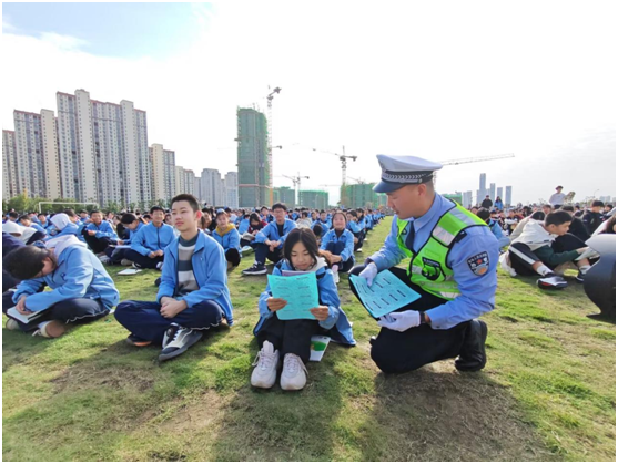 �S�����ĵیW(xu��)У�e�k���ΰ�ȫ֪�R(sh��)�v��