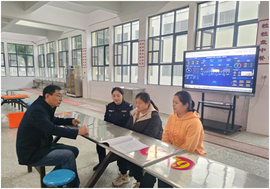 ��̶�(zh��n)���ČW(xu��)У���_��ʳ�O(ji��n)�����Lί�T�����h