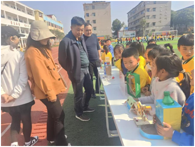 �S�h�ƿh�(zh��n)�ڶ�С�W(xu��)�׌�У�@�Ƽ���(ji��)�ɹ��e�k