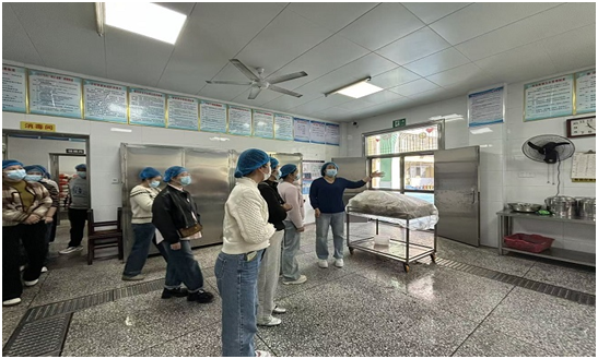 ����(y��u)���I(y��ng)�̭h(hu��n)�����ۿ��T(m��n)С�W(xu��)�_(k��i)չ��͸���N�������L(zh��ng)�_(k��i)���ջ��(d��ng)