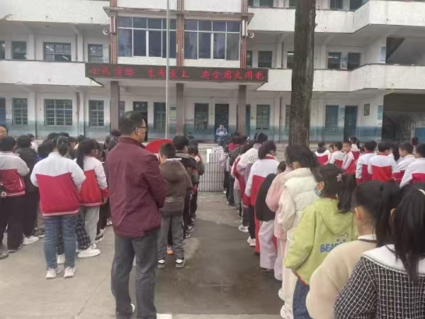 ����(zh��n)С�W�_չ���������}�������