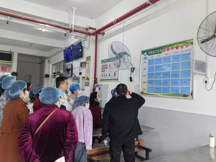 ����(y��u)���I�̭h(hu��n)�������ӵڶ�С�W(xu��)�_չ���W(xu��)�ڵ�����ʳ�ü��L�_���ջ��