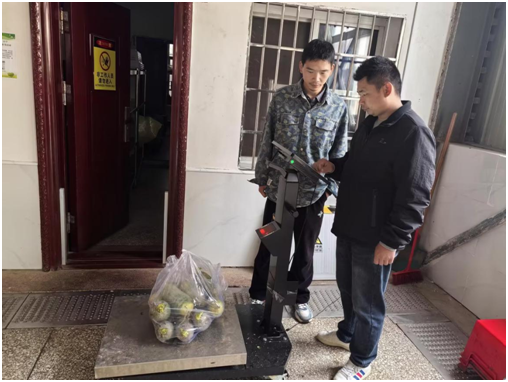 �����(zh��n)�ڶ�С�W(xu��)������(sh��)��ʳ�á����I(l��ng)У�@������L(f��ng)��