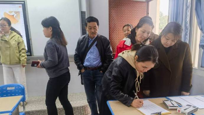 ����(y��u)���I(y��ng)�̭h(hu��n)���������^(q��)����С�W(xu��)2025���＾ʳ���_���ջ��(d��ng)